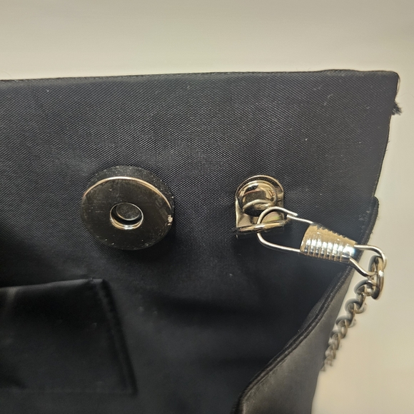 Elegant Black Evening Clutch with Silver Chain - Picture 7 of 9